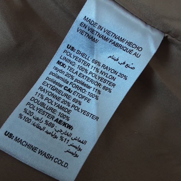 CHICO'S Travelers Collection Gold Luxe Metallic Welt Pocket Pants Sz 0 - NWOT - Picture 11 of 12